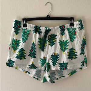 Old Navy Green Tree Print Women's Shorts